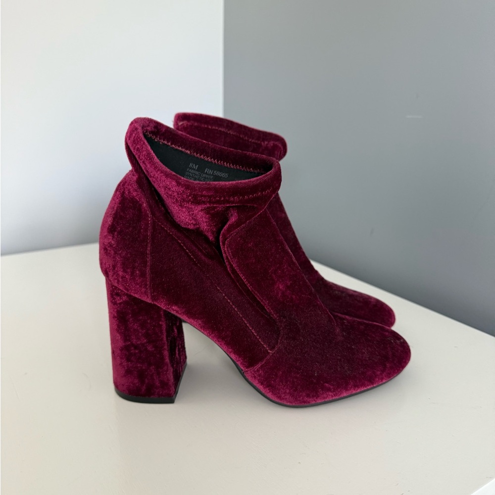 Abound Lizzie Velvet Heeled Chunky Heel Booties - NEW